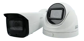 Deux caméras de vidéosurveillance HD blanches, caméra bullet et dôme, sécurité
